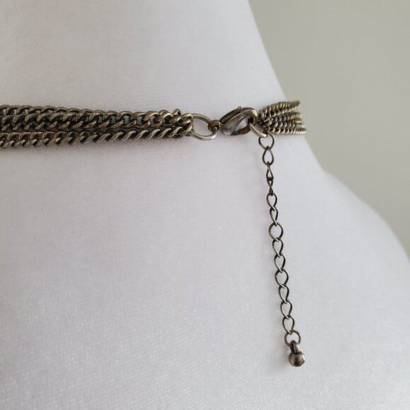 Vtg Ornate Dangly Pearl Statement Necklace Rustic Brassy Triple Chain Estruscan - Picture 5 of 6